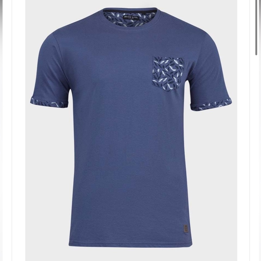 Brave Soul London Pocket Tee in Blue/Feather Print
